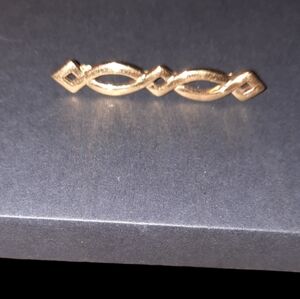 Monet signed vintage goldtone twist lapel scarf hat pin brooch